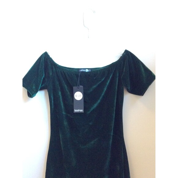 BOOHOO SIZE 10 NWT EMERALD GREEN VELVET OFF THE SHOULDER BODYCON DRESS - Picture 3 of 8